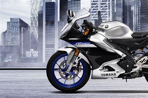 Yamaha YZF R15M Standard .